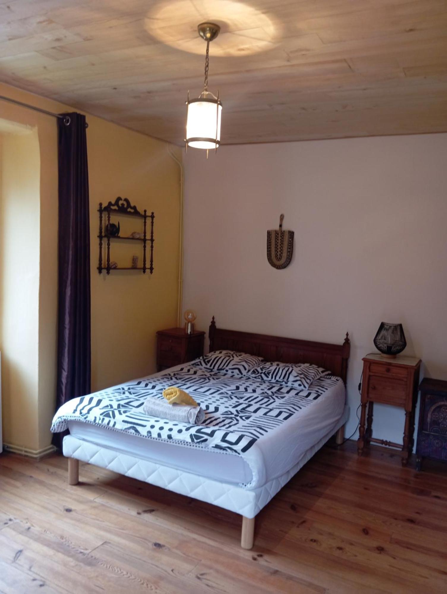 Bed and Breakfast A La Source Сен-Сирк-Лапопи Экстерьер фото